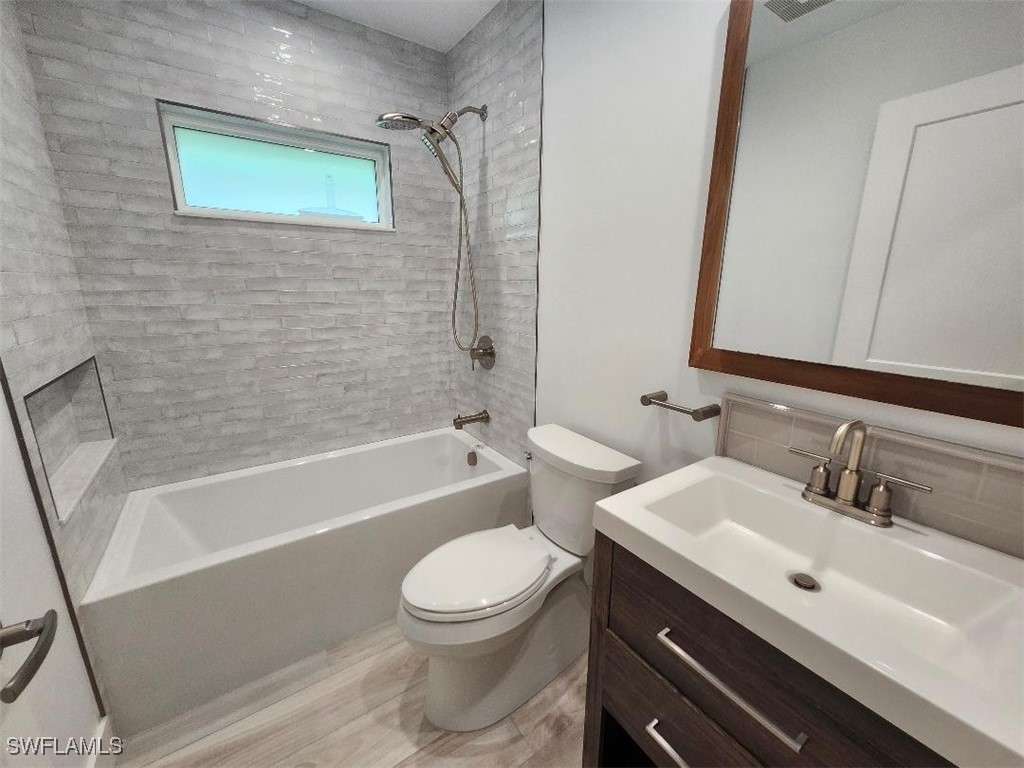 512 Raven Way Naples FL 34110 225065812 image16