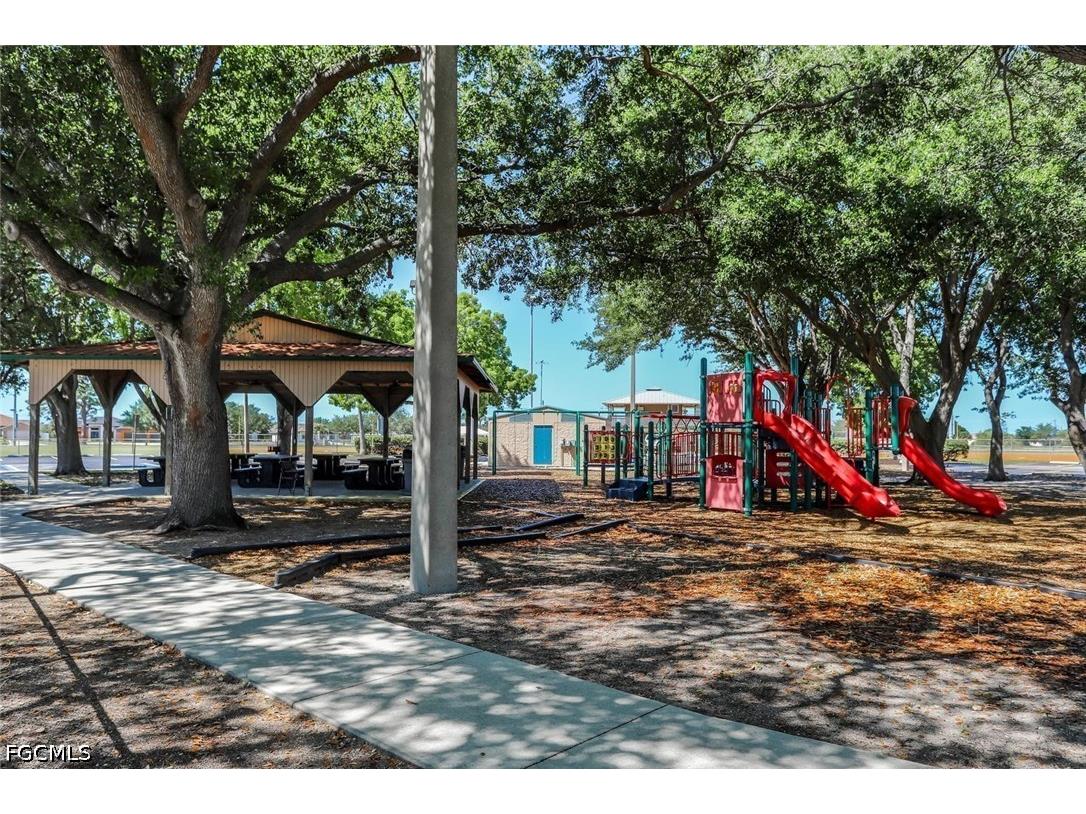 512 SW 15th Street Cape Coral FL 33991 2026019948 image32
