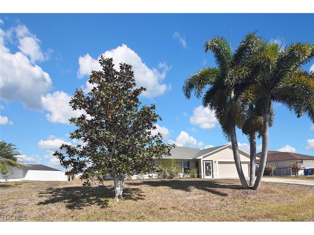 5122 Beecher Street Lehigh Acres FL 33971 2026010297 image1
