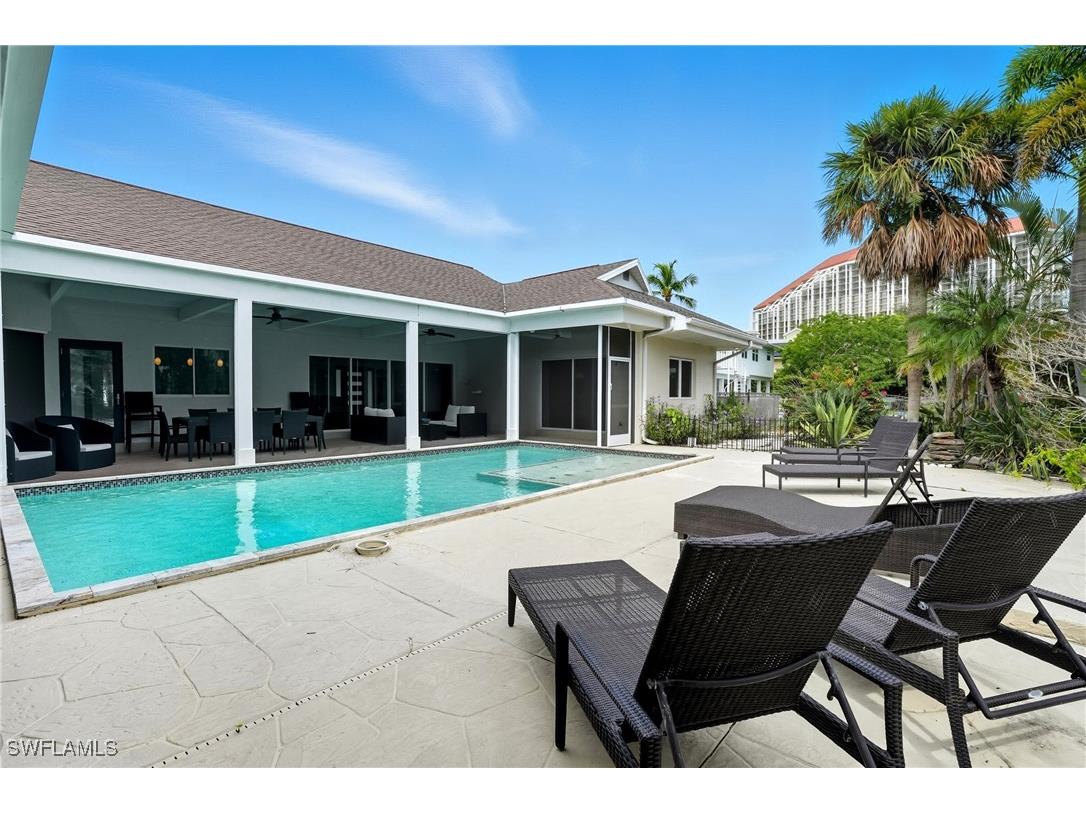 5122 Starfish Avenue Naples FL 34103 225072473 image1