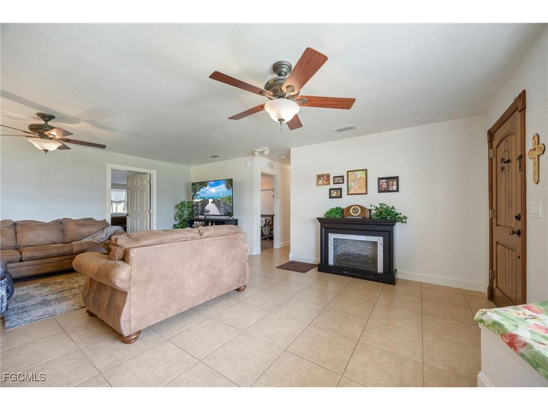 5128 York Court Cape Coral FL 33904 2025020286 image12