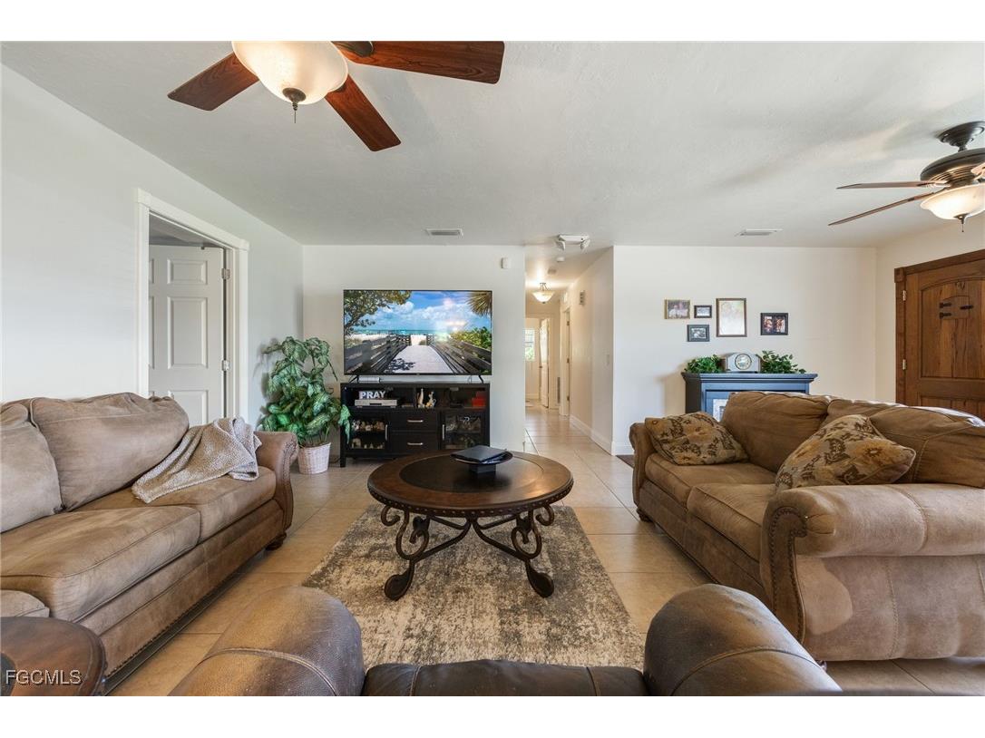 5128 York Court Cape Coral FL 33904 2025020286 image14