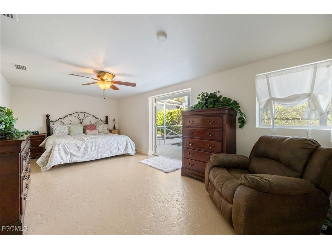 5128 York Court Cape Coral FL 33904 2025020286 image18