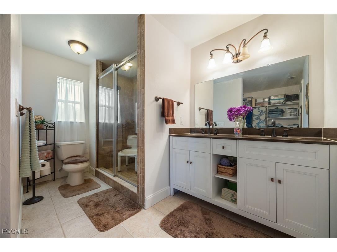 5128 York Court Cape Coral FL 33904 2025020286 image21