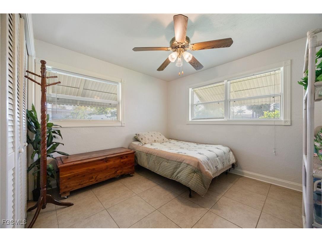 5128 York Court Cape Coral FL 33904 2025020286 image23