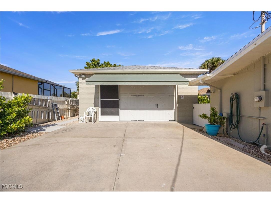 5128 York Court Cape Coral FL 33904 2025020286 image3