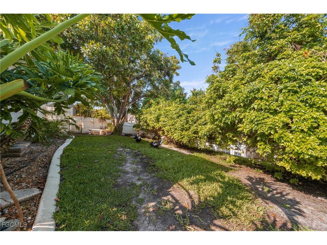 5128 York Court Cape Coral FL 33904 2025020286 image38