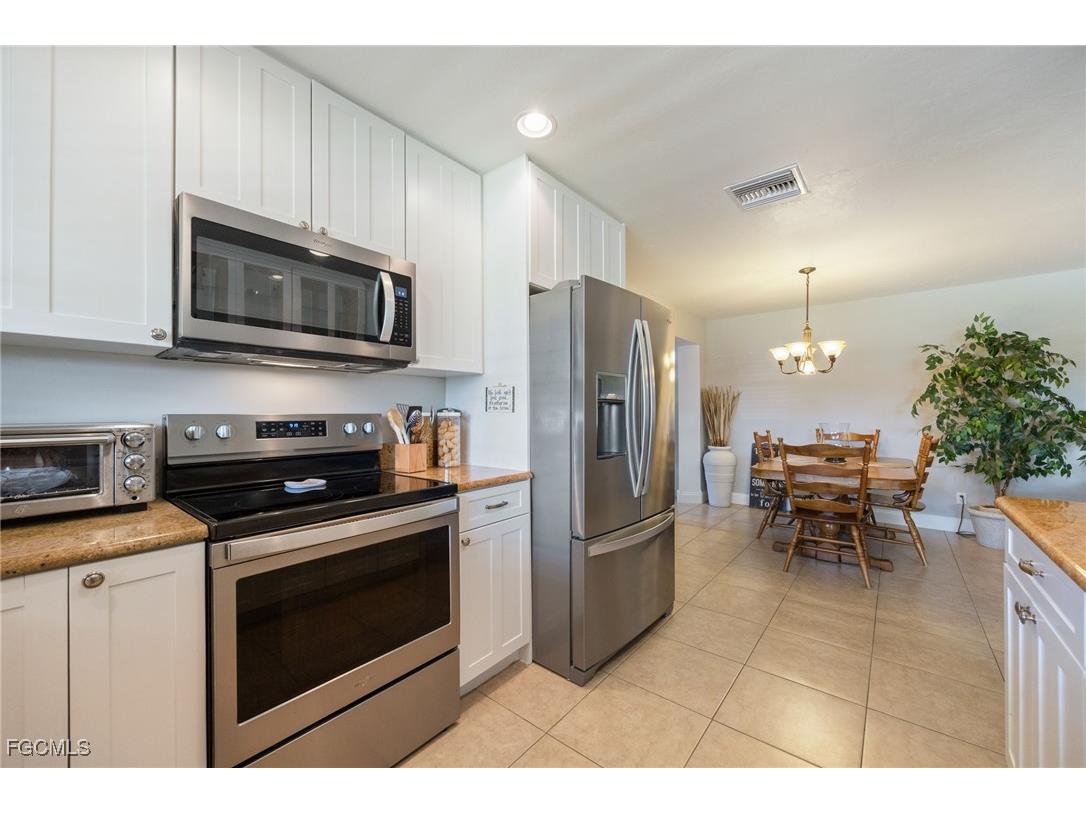 5128 York Court Cape Coral FL 33904 2025020286 image8