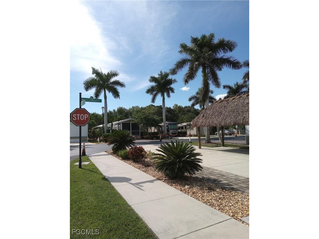5129 Cypress Trail Resort Circle Fort Myers FL 33905 2025011284 image10