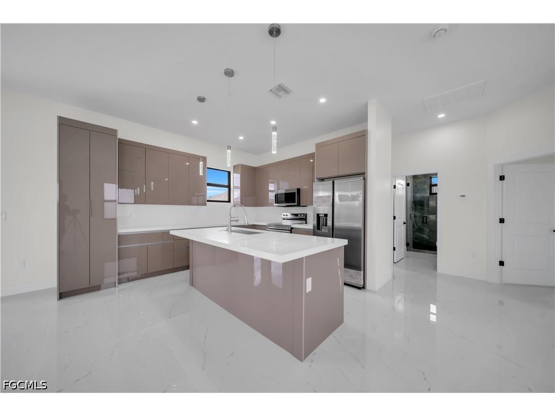 513 NW 25th Terrace Cape Coral FL 33993 2026016743 image14