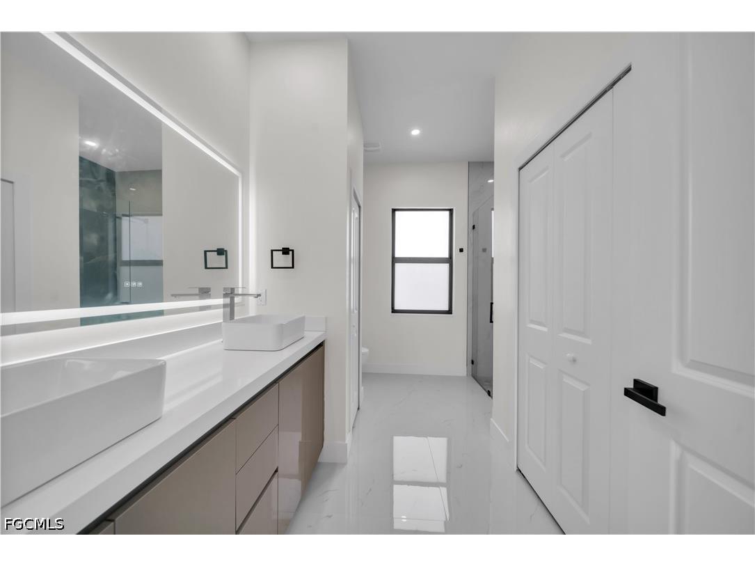 513 NW 25th Terrace Cape Coral FL 33993 2026016743 image33