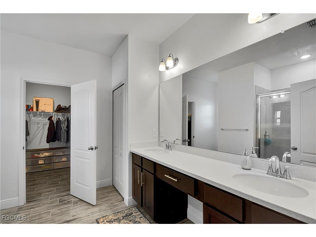 513 NW 3rd Lane Cape Coral FL 33993 2025017192 image18
