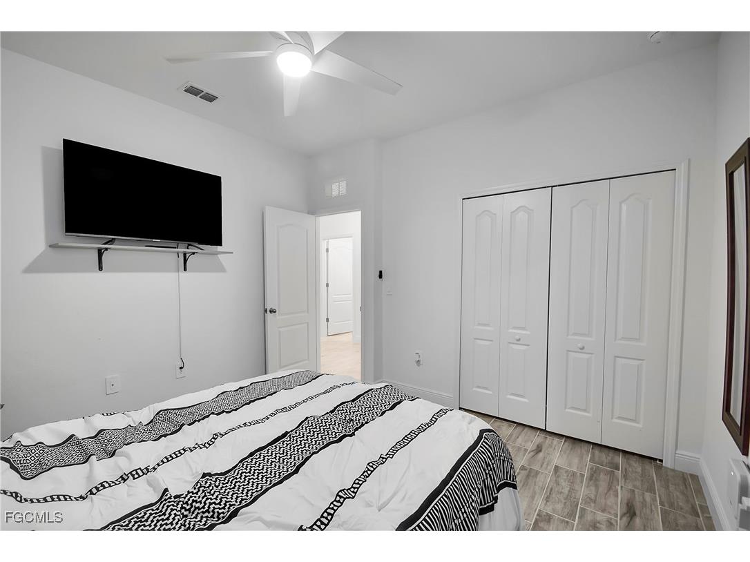 513 NW 3rd Lane Cape Coral FL 33993 2025017192 image25