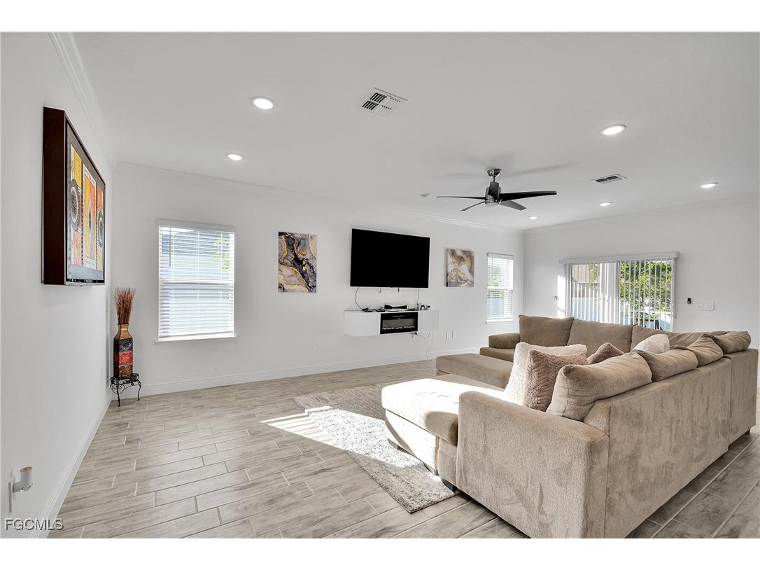 513 NW 3rd Lane Cape Coral FL 33993 2025017192 image9