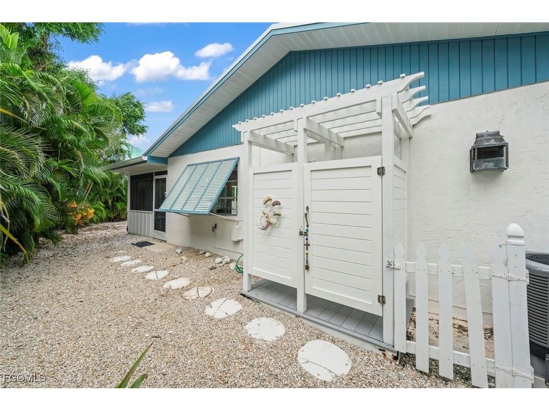 513 Rabbit Road Sanibel FL 33957 2025014483 image17