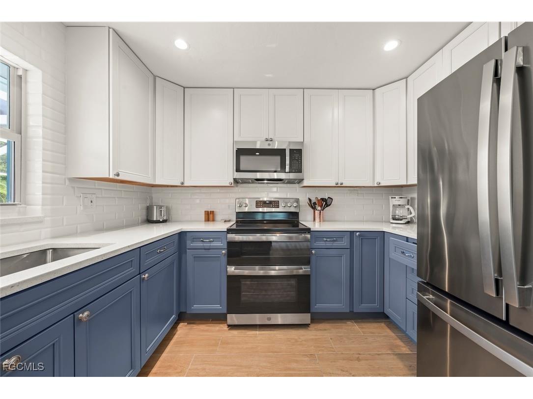 513 Rabbit Road Sanibel FL 33957 2025014483 image7