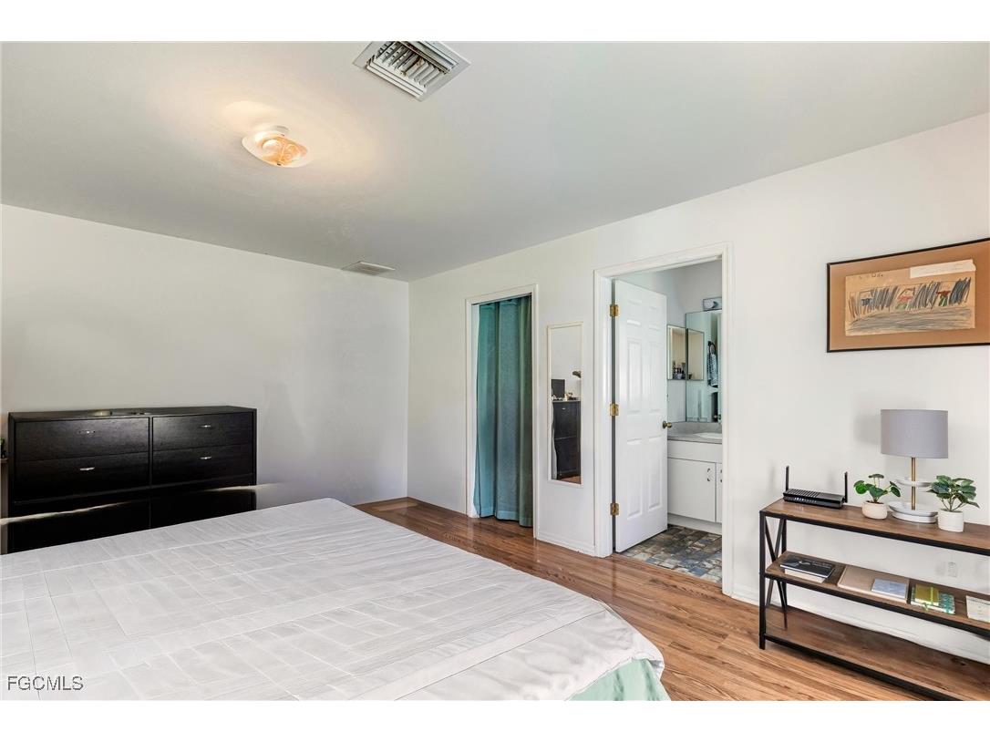 513 SE 27th Terrace Cape Coral FL 33904 2025013030 image18