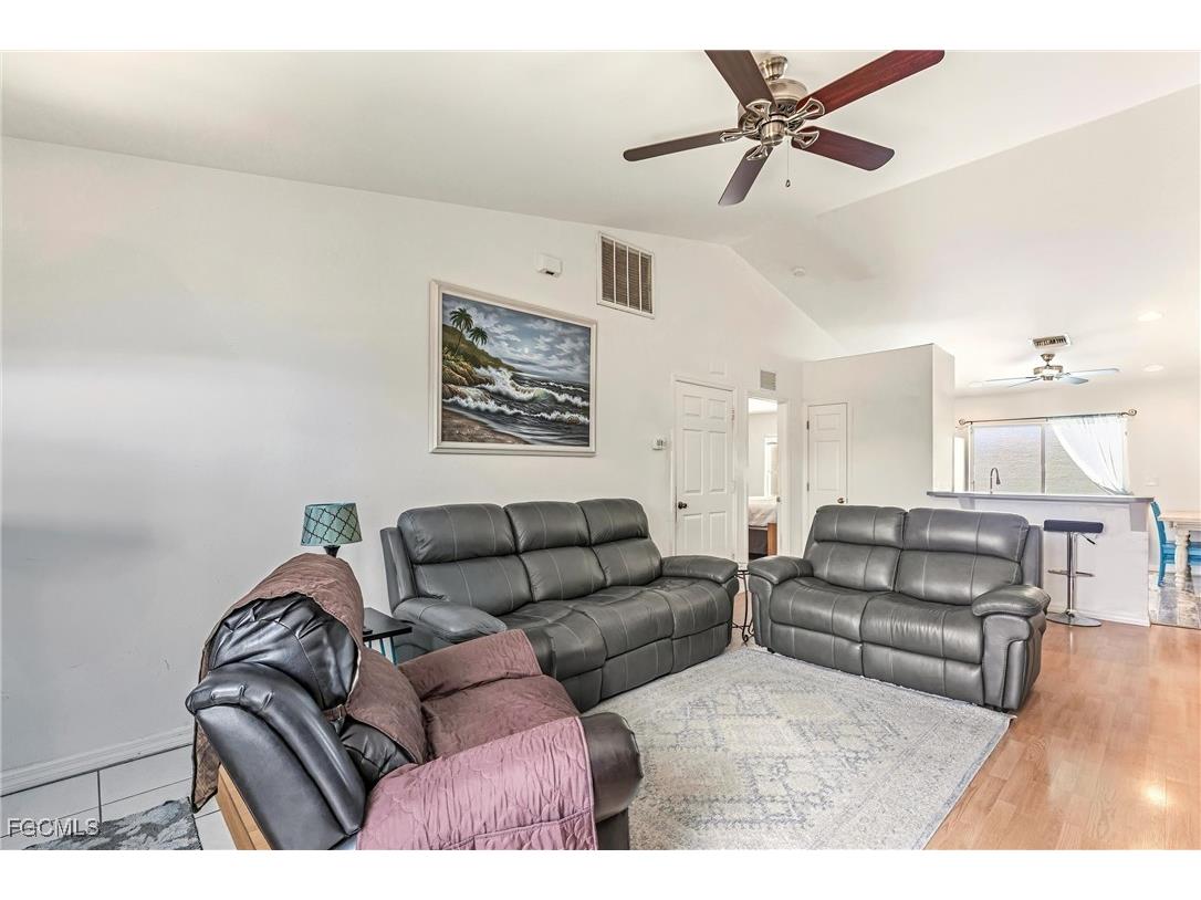 513 SE 27th Terrace Cape Coral FL 33904 2025013030 image6