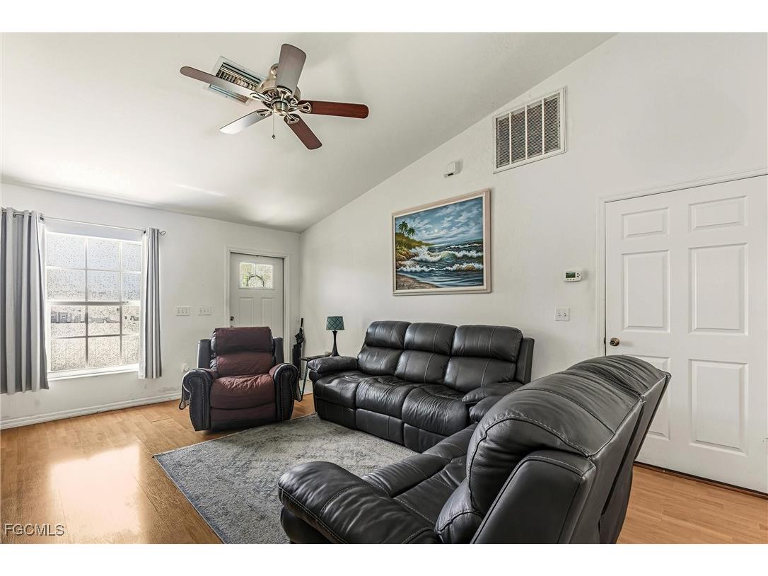 513 SE 27th Terrace Cape Coral FL 33904 2025013030 image7