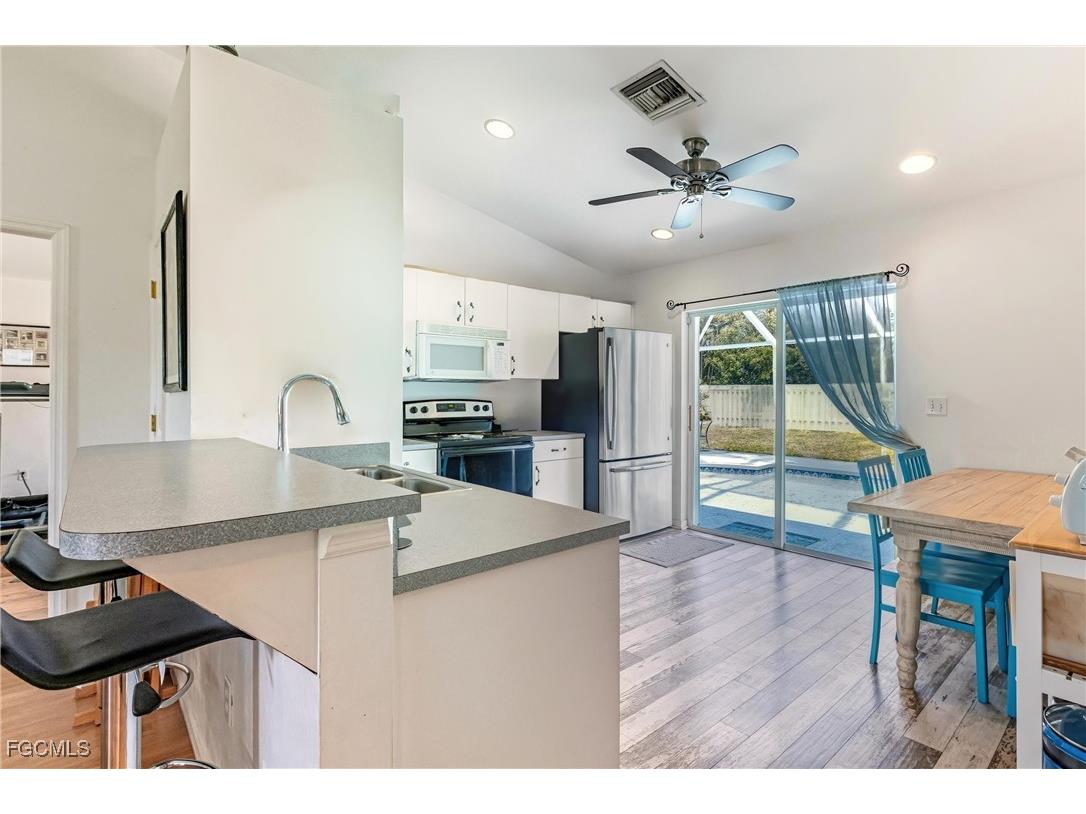 513 SE 27th Terrace Cape Coral FL 33904 2025013030 image8