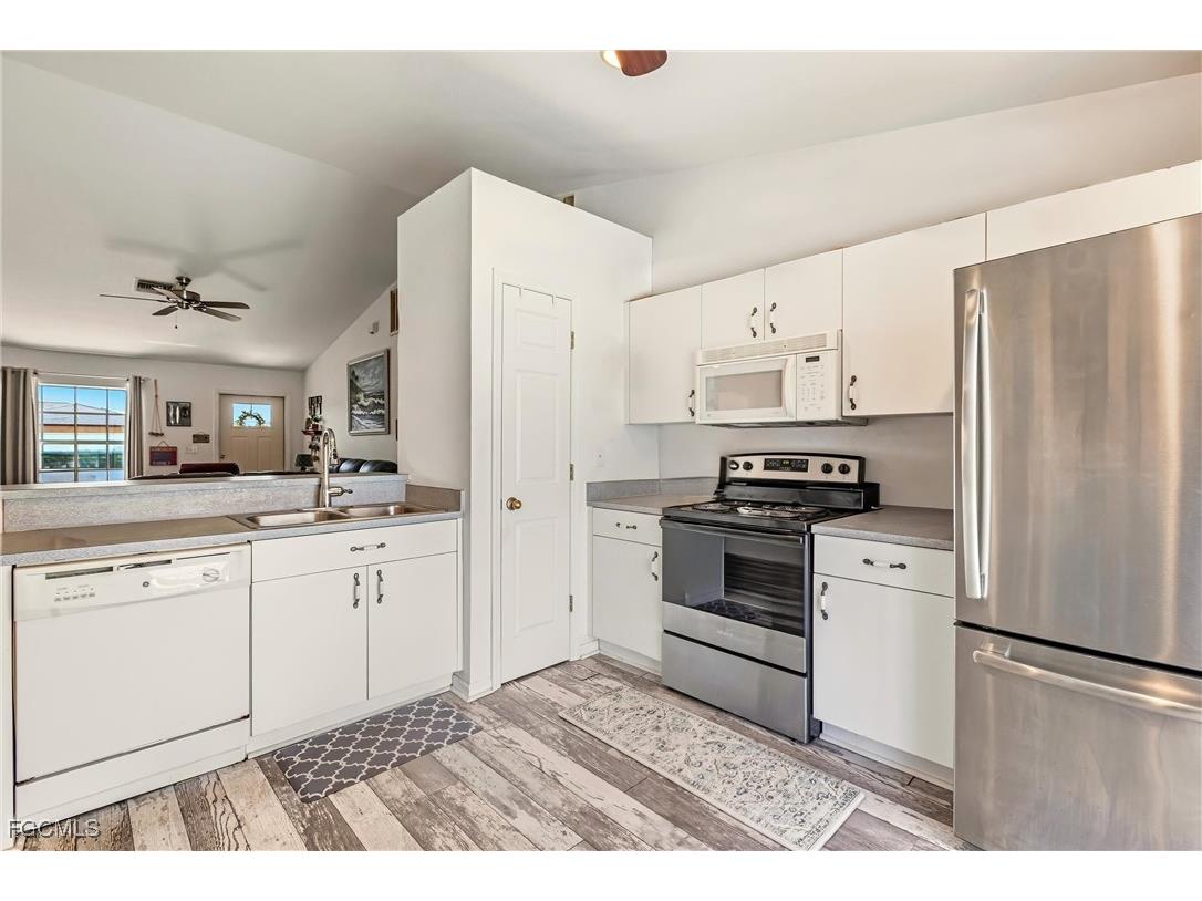 513 SE 27th Terrace Cape Coral FL 33904 2025013030 image9