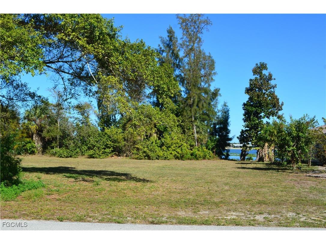 513 SW 13th Street Cape Coral FL 33991 2026002889 image8