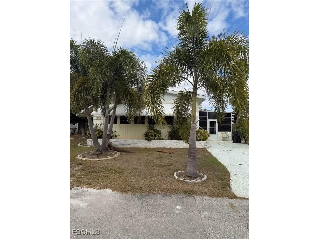 513 Timber Lane S North Fort Myers FL 33917 2026004135 image1