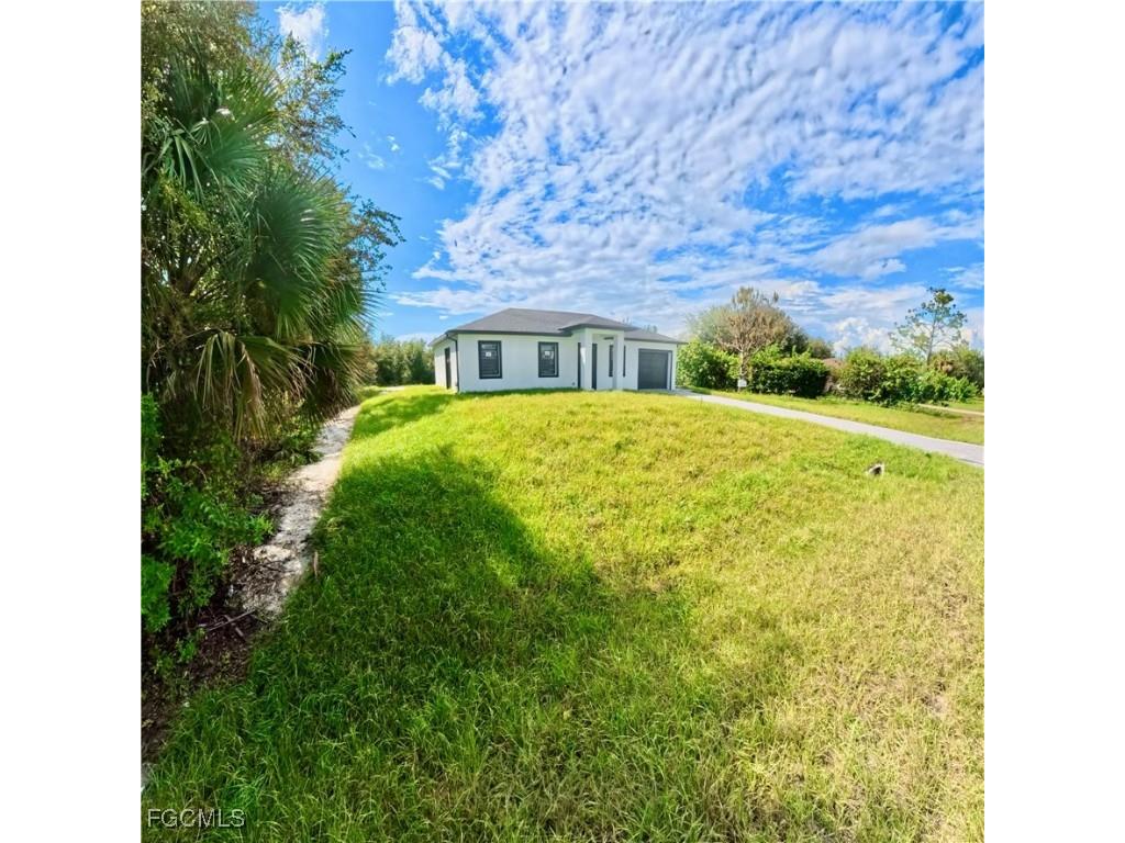 513 Fifth Avenue Lehigh Acres FL 33972 2025008092 image2