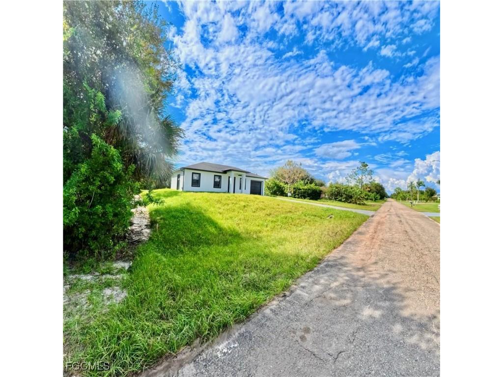 513 Fifth Avenue Lehigh Acres FL 33972 2025008092 image3