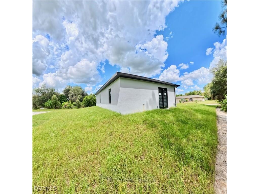 513 Fifth Avenue Lehigh Acres FL 33972 2025008092 image8