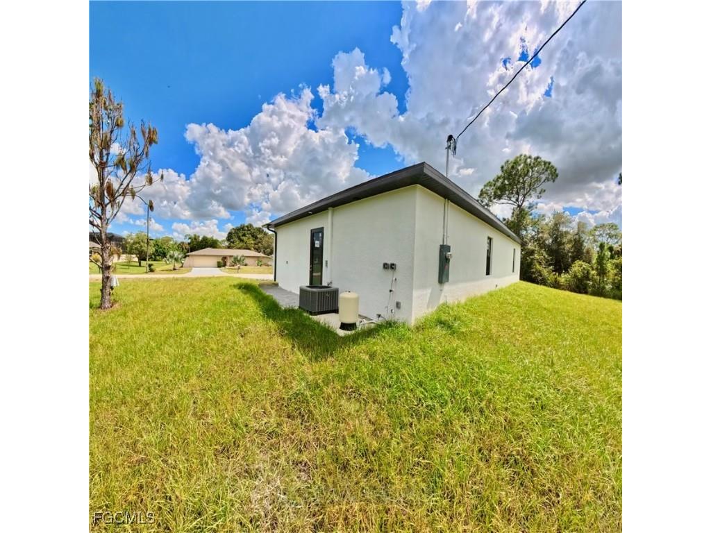 513 Fifth Avenue Lehigh Acres FL 33972 2025008092 image9