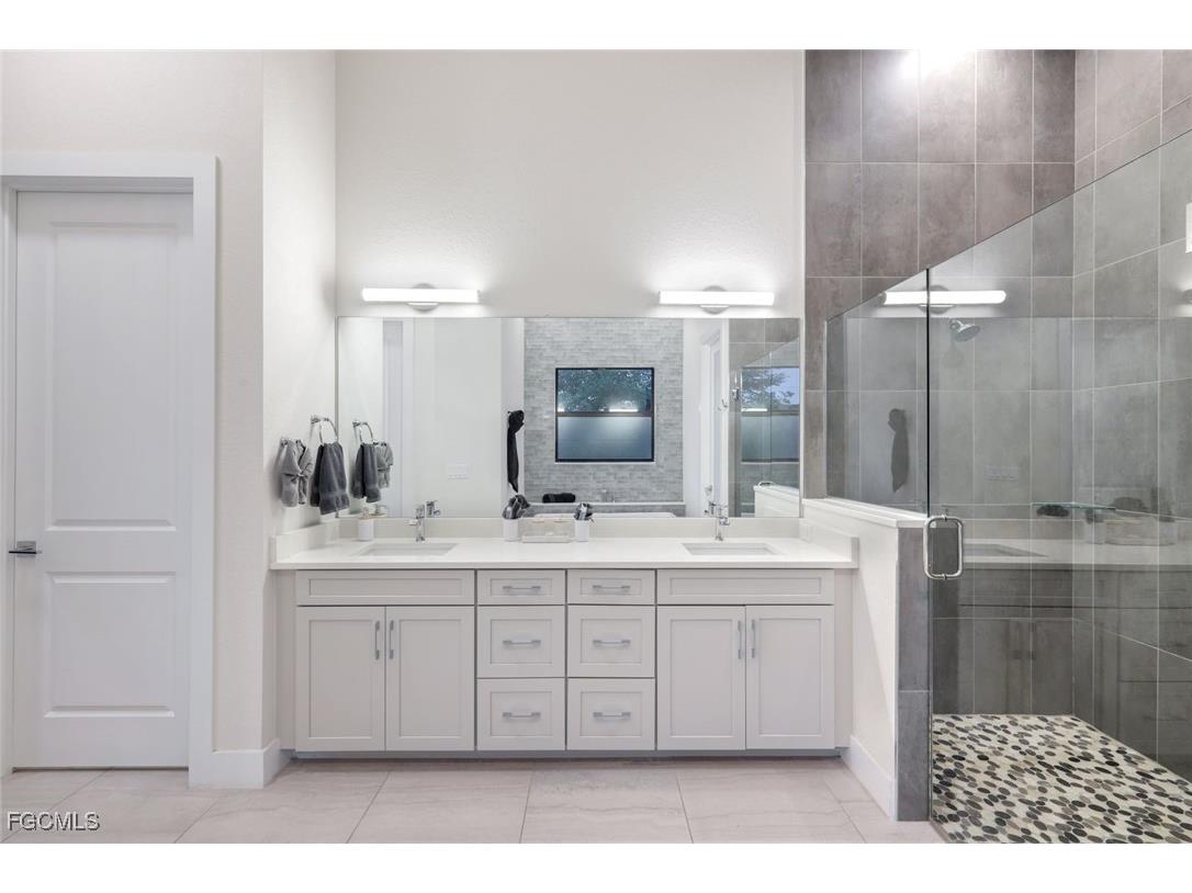 5130 Atlantic Court Cape Coral FL 33904 2025019062 image18