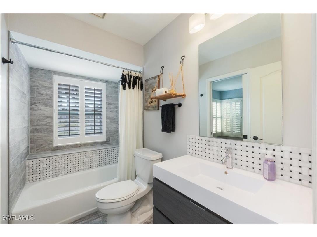 5131 Kristin Court Naples FL 34105 225079185 image13