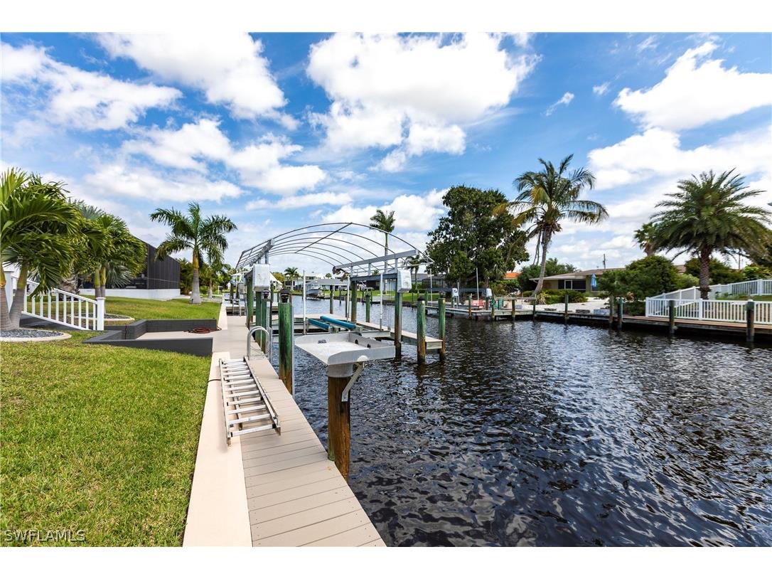 5133 Sunnybrook Court Cape Coral FL 33904 224029595 image1