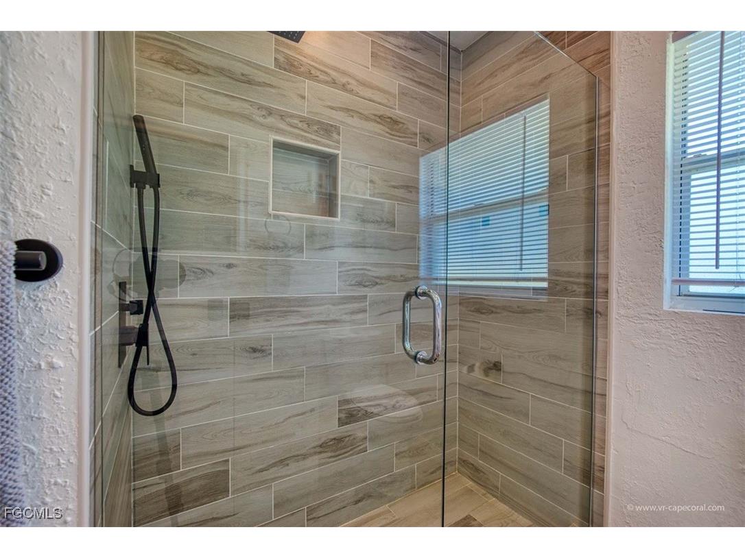 5135 Rutland Court Cape Coral FL 33904 2025022902 image13