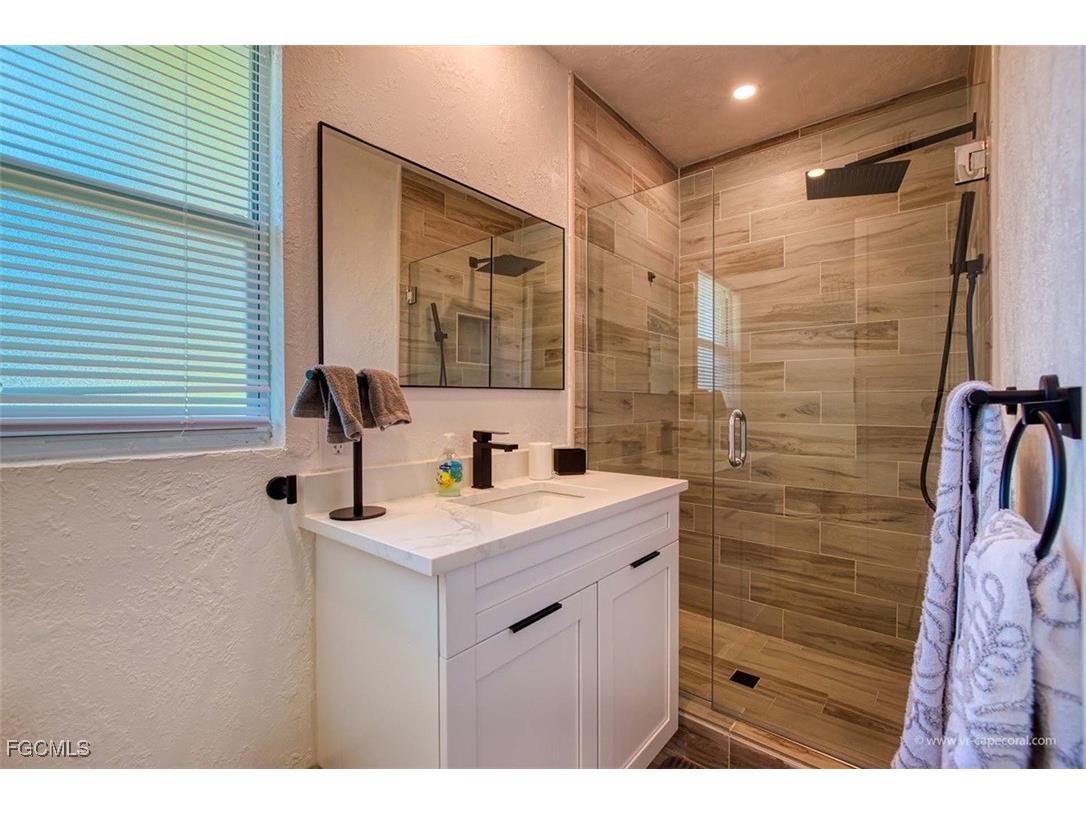 5135 Rutland Court Cape Coral FL 33904 2025022902 image14