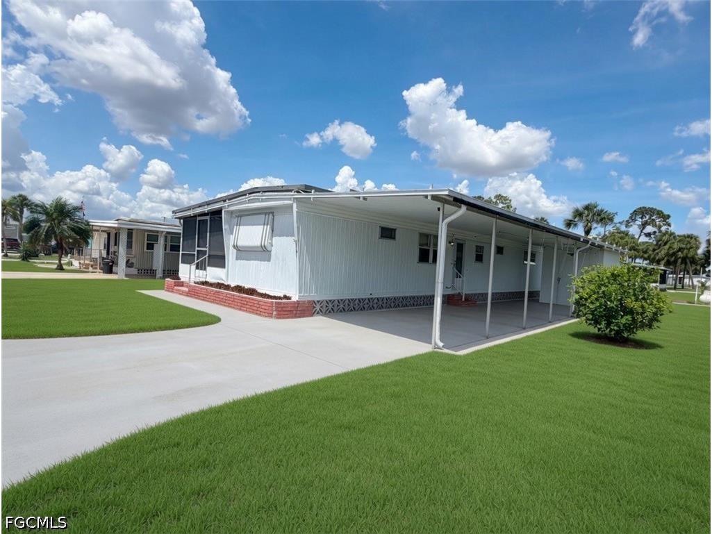 514 Blossom Court North Fort Myers FL 33917 2026023559 image1