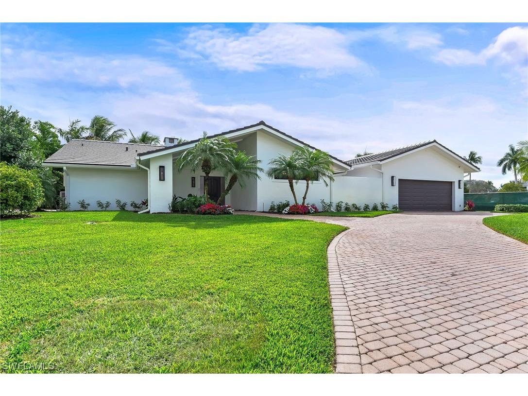 514 Parkwood Lane Naples FL 34103 224005893 image1