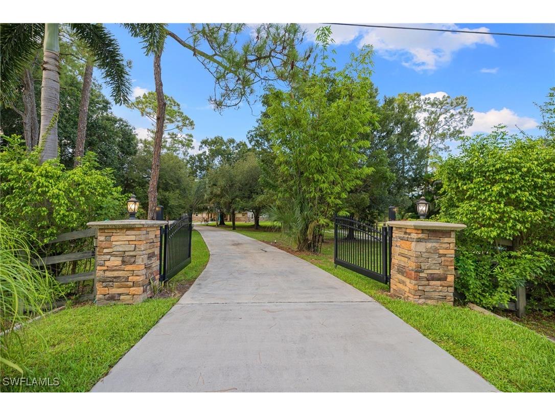 5141 Palmetto Woods Drive Naples FL 34119 225066292 image1