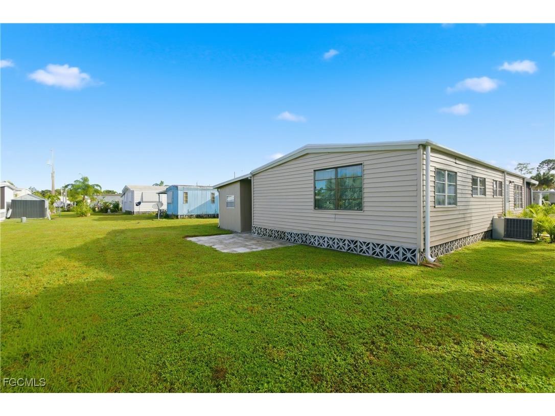 515 Blossom Court North Fort Myers FL 33917 2025017007 image32