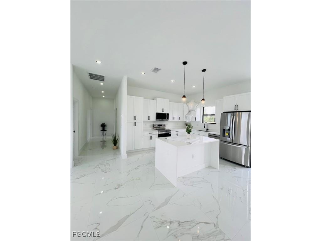 515 Croydon Avenue S Lehigh Acres FL 33974 2025016213 image10