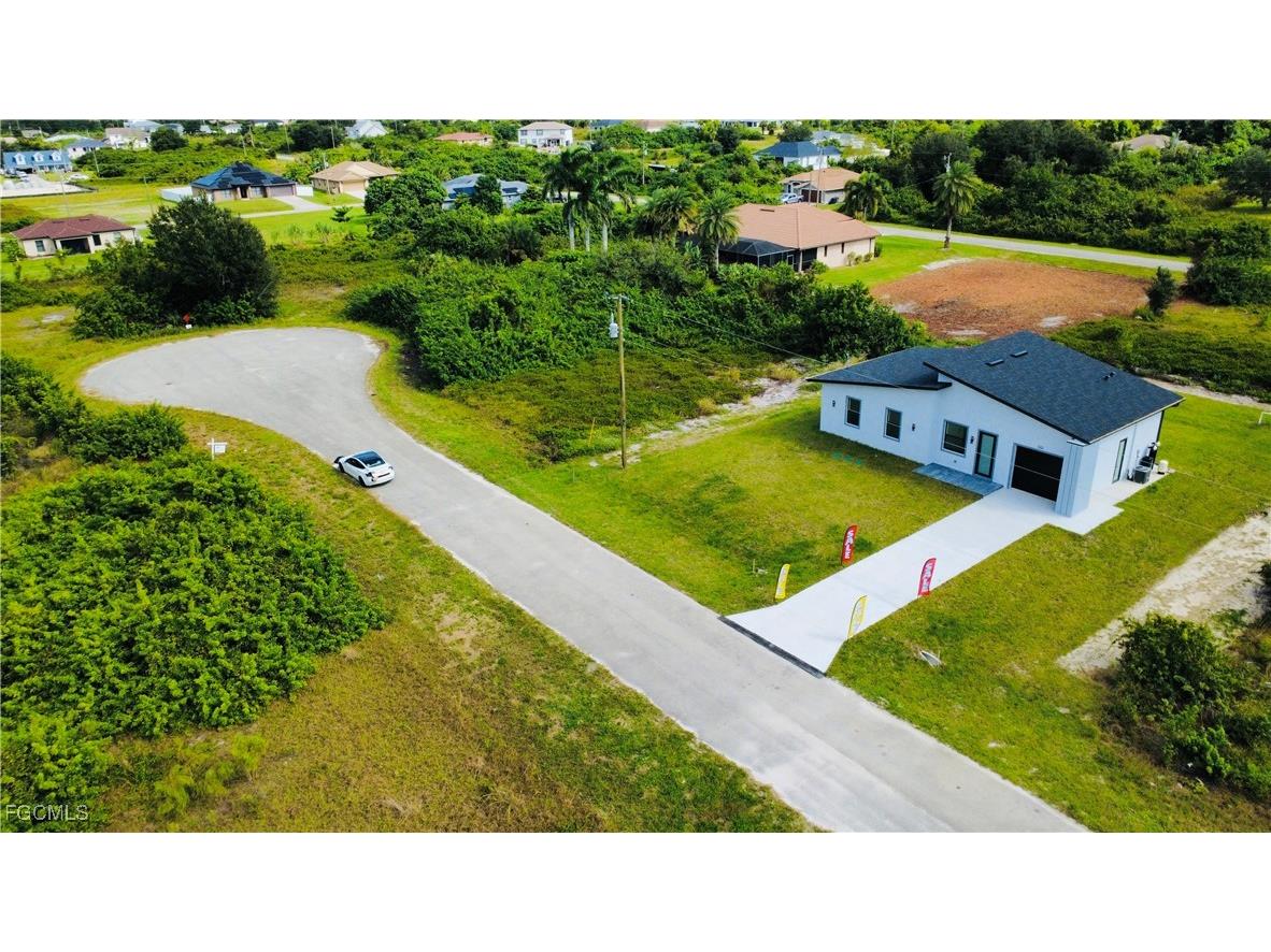 515 Croydon Avenue S Lehigh Acres FL 33974 2025016213 image2