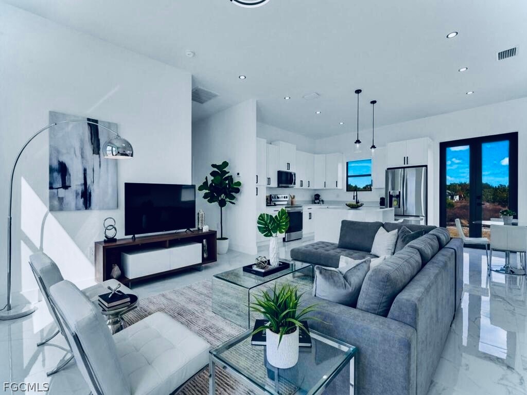 515 Croydon Avenue S Lehigh Acres FL 33974 2026008276 image3