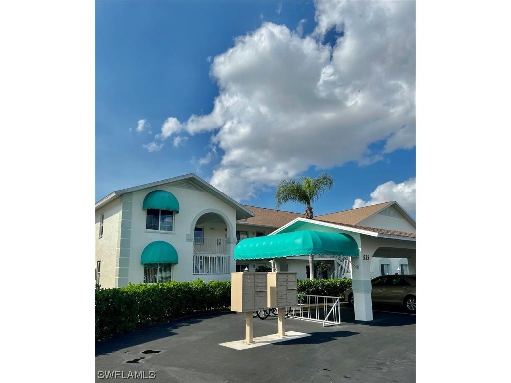 515 Gabriel Circle #12 Naples FL 34104 223016221 image1