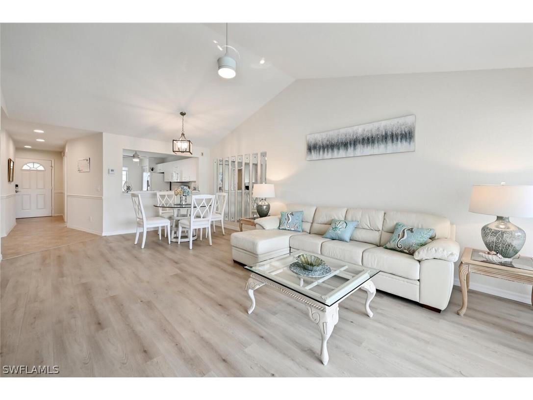 515 Gabriel Circle #1910 Naples FL 34104 226007510 image4