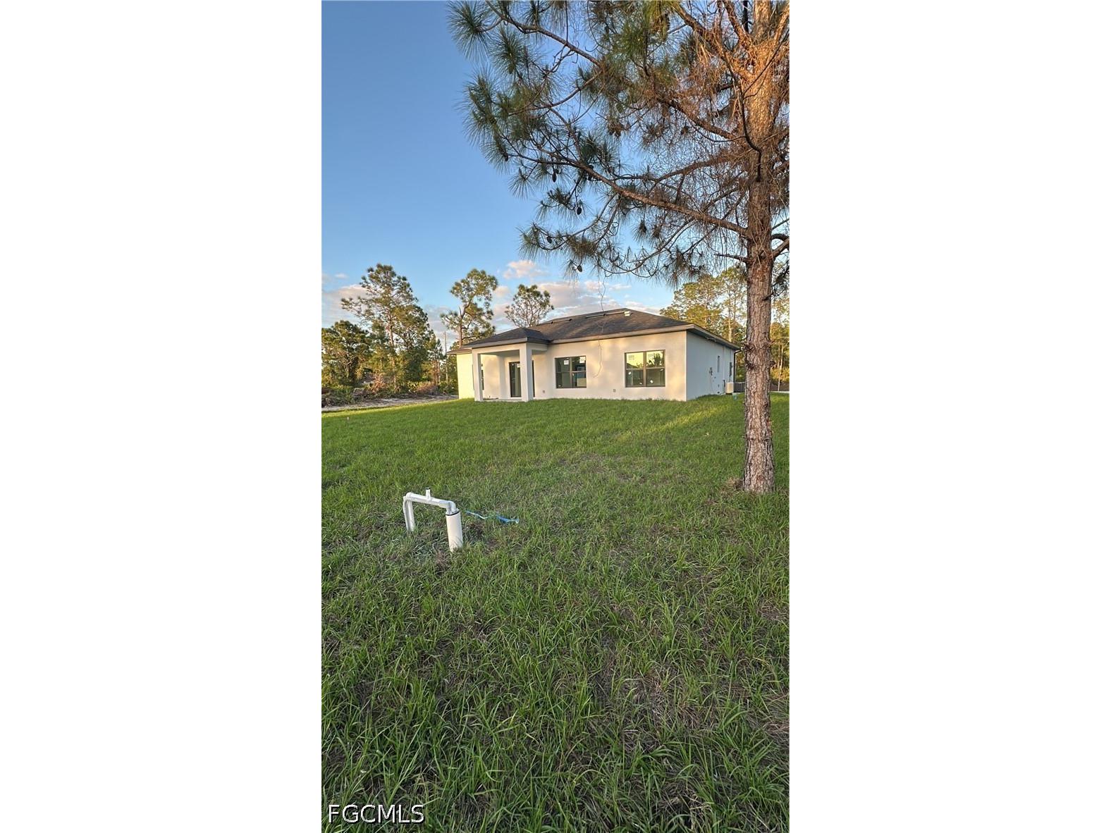 515 Hutton Street E Lehigh Acres FL 33974 2026019134 image2