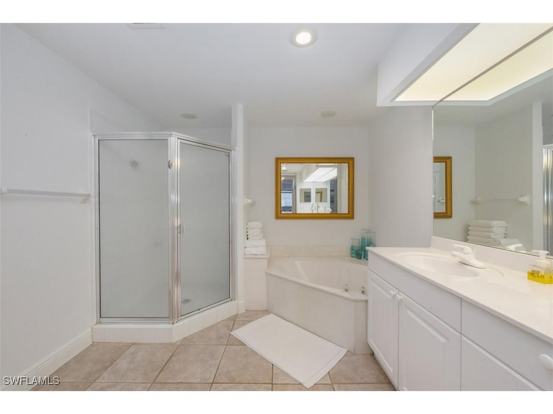 515 Laguna Royale Boulevard #102 Naples FL 34119 225076929 image18