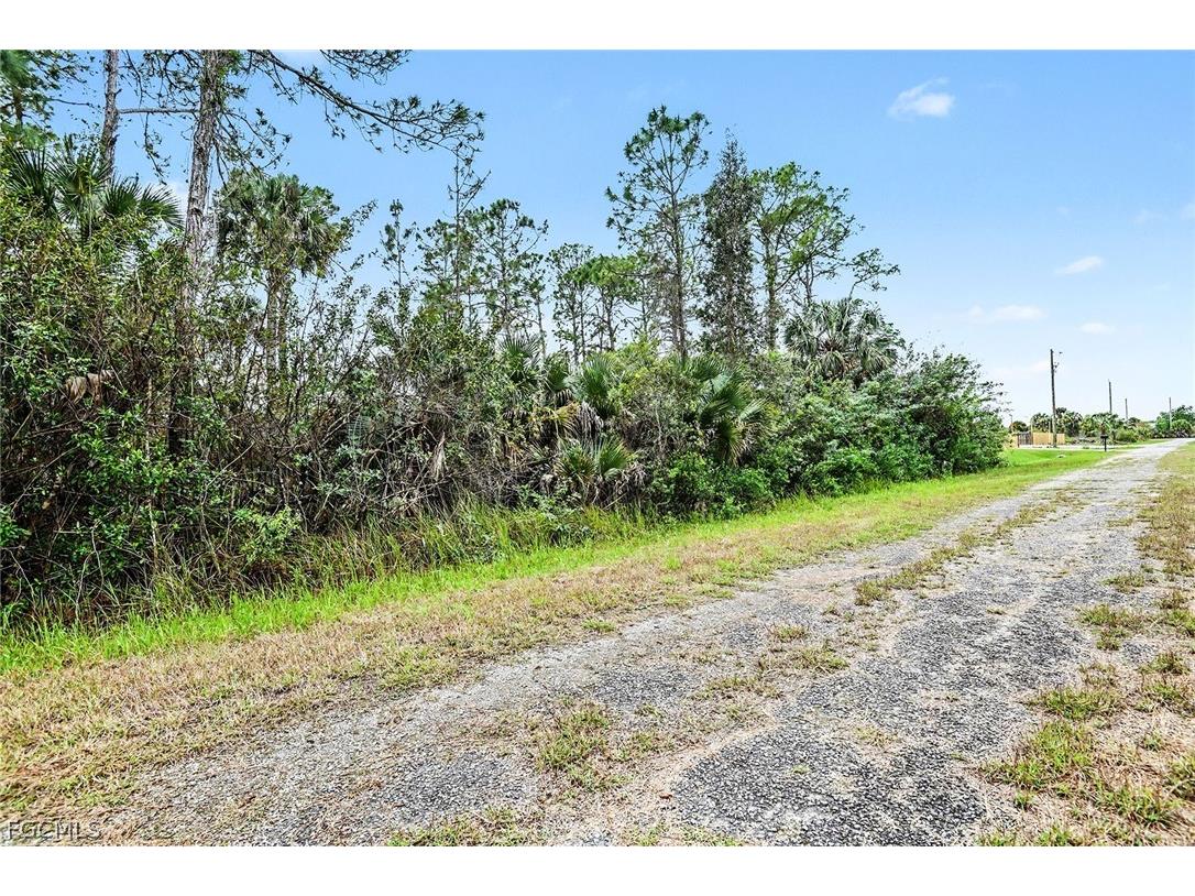 515 Woodman Drive Lehigh Acres FL 33972 2026011220 image4