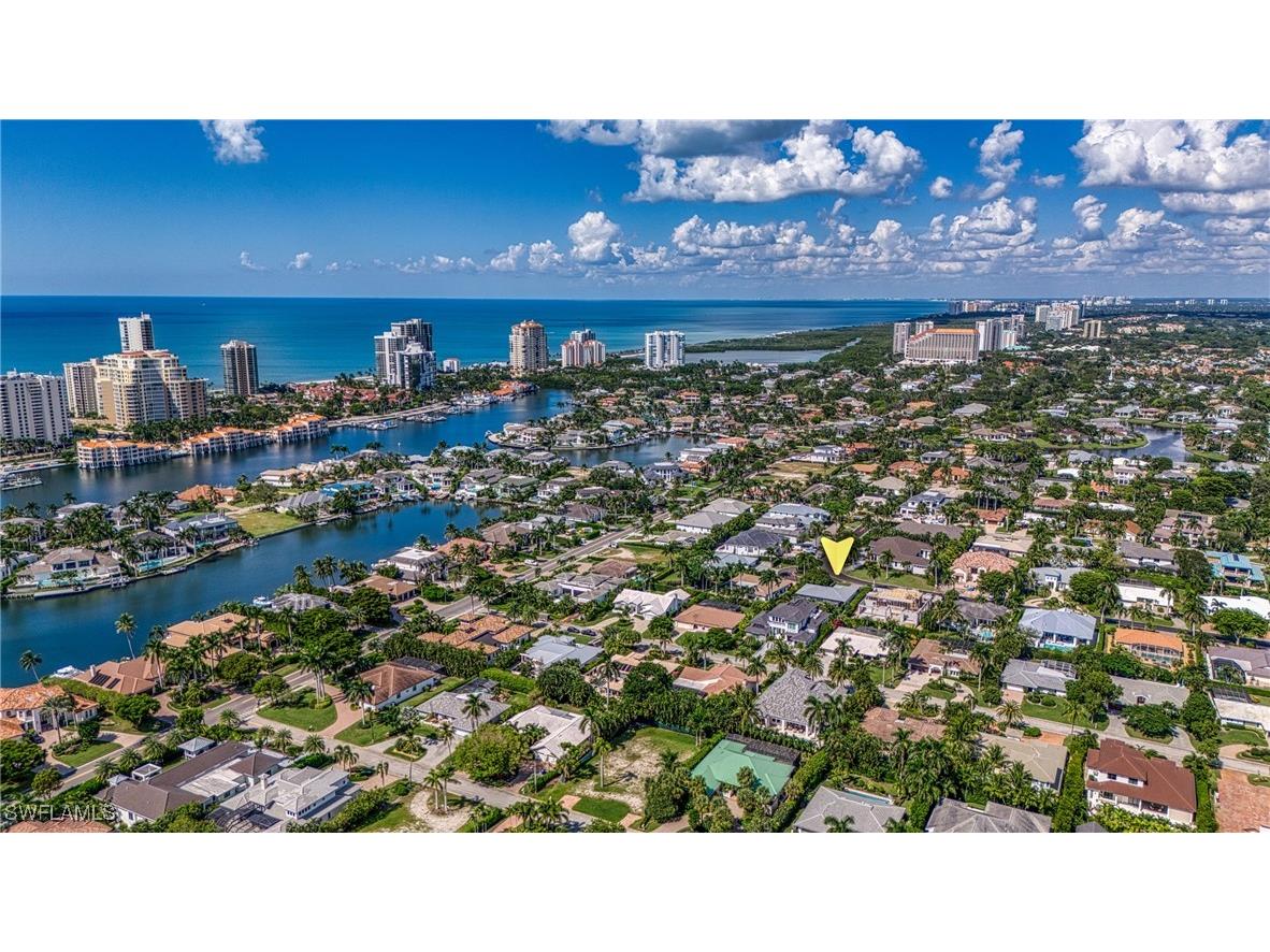 516 Neapolitan Lane Naples FL 34103 225076973 image1