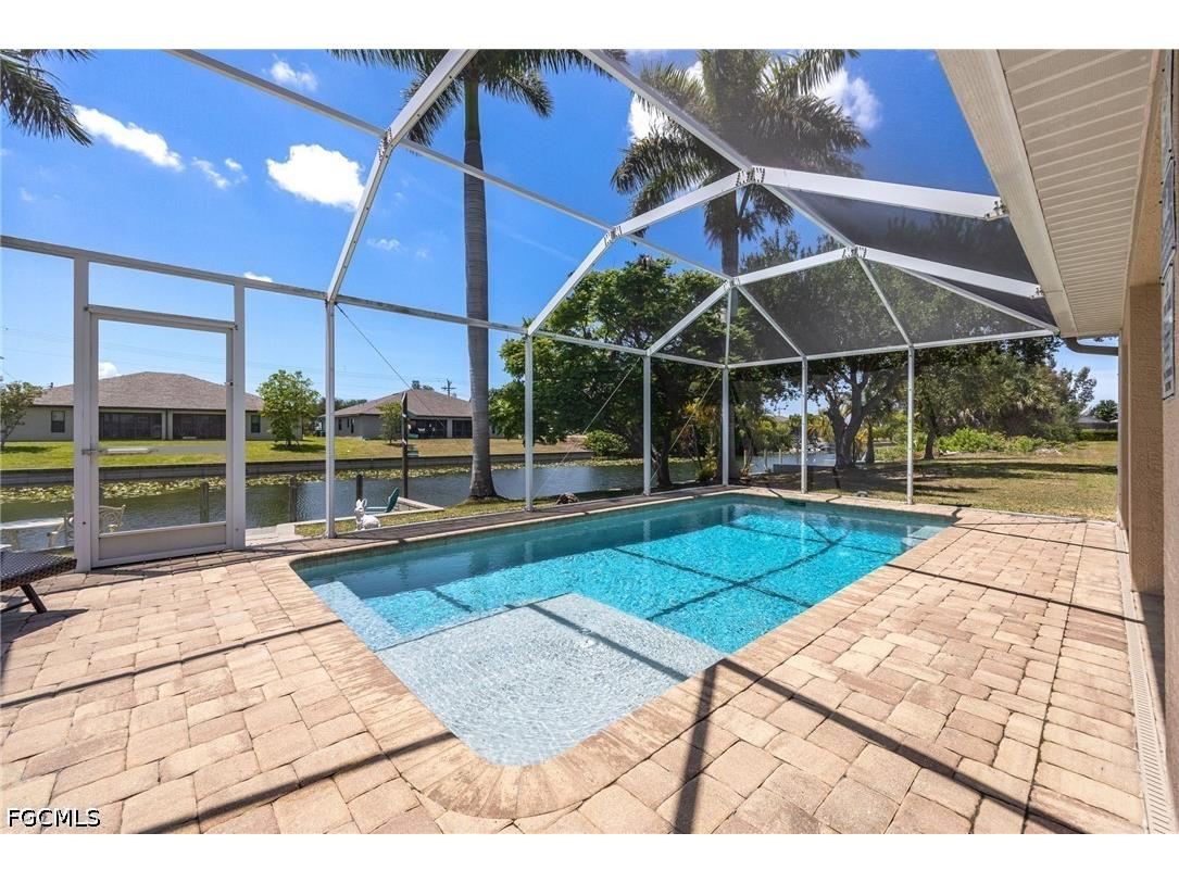 516 SE 8th Place Cape Coral FL 33990 2026020162 image1